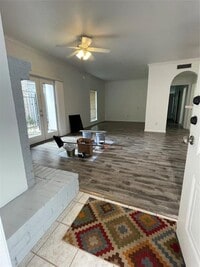 2425 Augusta Dr photo'