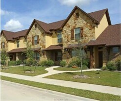 3021 Towers Pkwy, Unit 19 in College Station, TX - Building Photo