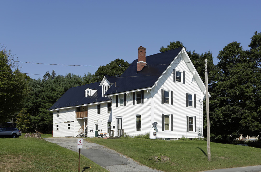 284 Maine Ave in Farmingdale, ME - Building Photo