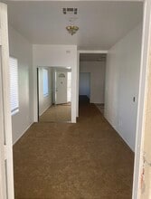 2561 E Colorado Blvd, Unit Apt #1 in Pasadena, CA - Building Photo - Building Photo