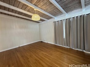 3571 Manoa Rd in Honolulu, HI - Building Photo - Building Photo