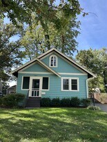 9477 Highland Ave in Blue Ash, OH - Building Photo