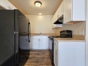 63 Terrace Ave, Unit 4 in Ephrata, PA - Foto de edificio - Building Photo