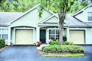 3549 Kings Rd, Unit 102 in Palm Harbor, FL - Building Photo