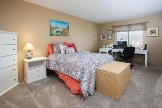 56 Village Brook Ln, Unit 7 in Natick, MA - Building Photo - Building Photo