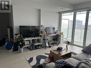 3900 Confederation Pkwy in Mississauga, ON - Building Photo - Building Photo