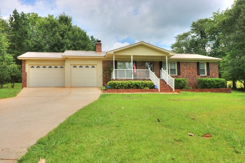 373 Brandy Ln in Pickens, SC - Building Photo