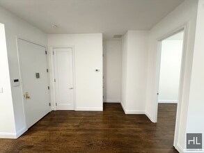 EAST 60 STREET in New York, NY - Building Photo - Building Photo