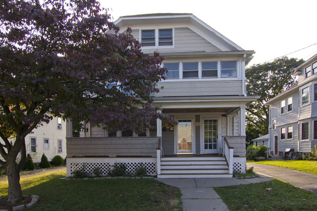 29 Woodbury Ave in Norwalk, CT - Building Photo - Building Photo