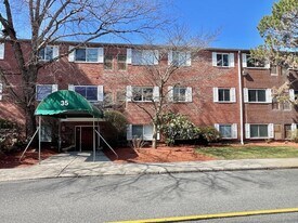 35 Prospect St in Woburn, MA - Building Photo
