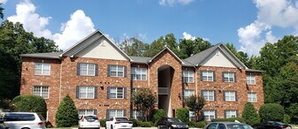 5238 Hilltop Rd, Unit 5238 Hilltop Rd Unit D in Jamestown, NC - Building Photo