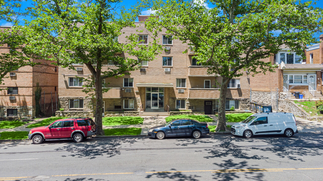 Mandela Apartments in Philadelphia, PA - Building Photo