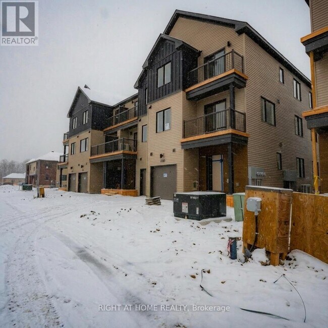 425 Mortar Terrace in Ottawa, ON - Building Photo - Building Photo