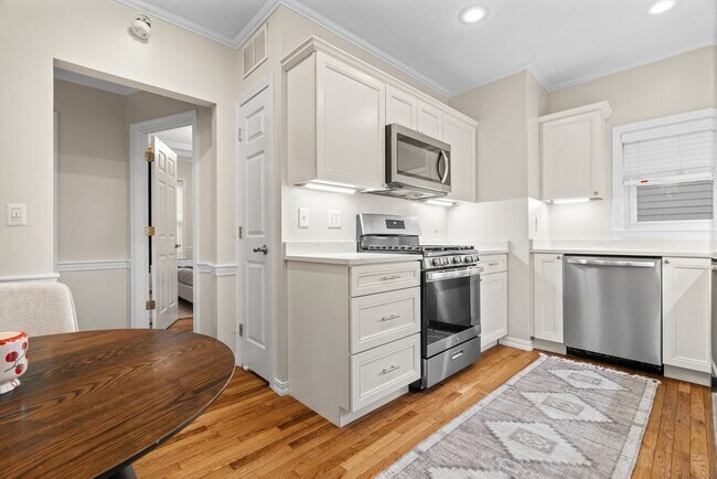 436 W 2nd St in Boston, MA - Foto de edificio - Building Photo
