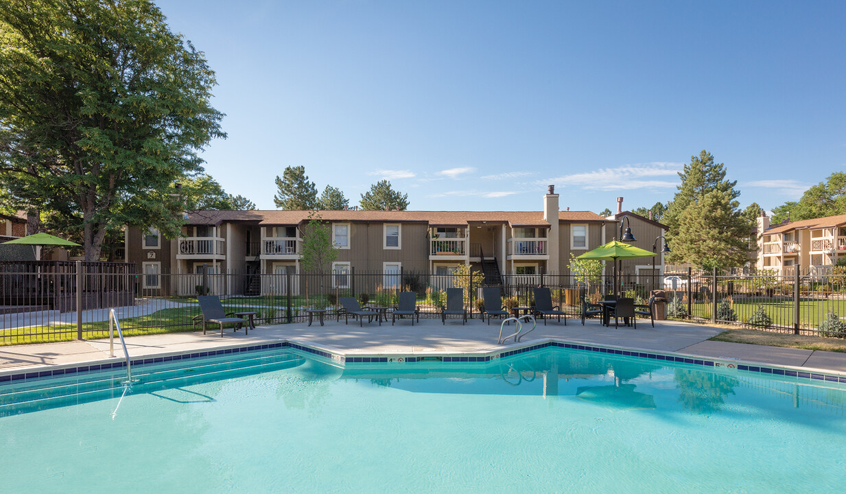 Creekside in Denver, CO - Foto de edificio