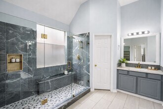 2623 Pine Shadows Dr in Sugar Land, TX - Building Photo - Building Photo