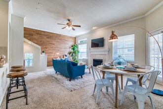 The Anthony at Canyon Springs in San Antonio, TX - Foto de edificio - Building Photo