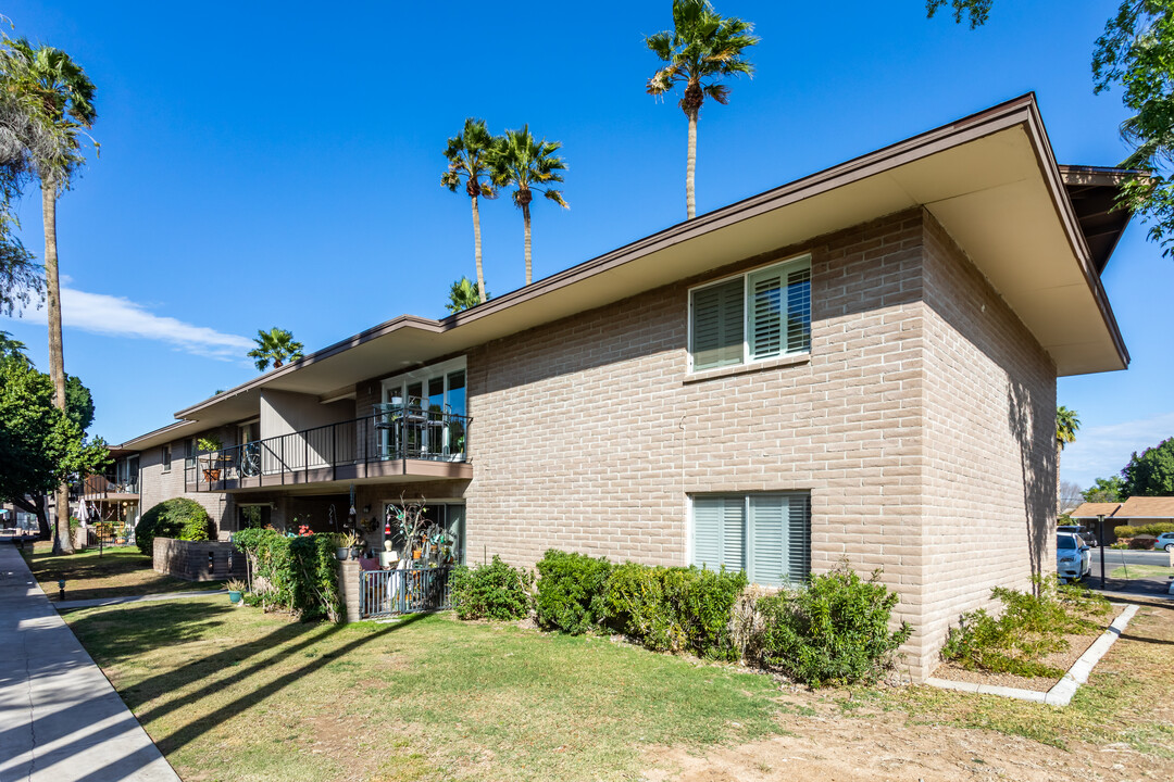 1901 E Missouri Ave in Phoenix, AZ - Building Photo