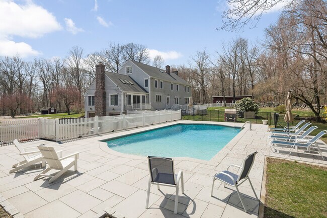property at 784 Smith Ridge Rd