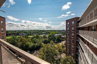 91 Strawberry Hill Ave, Unit 1035 in Stamford, CT - Building Photo - Building Photo