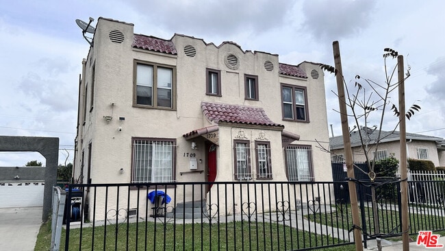 1709 W 70th St in Los Angeles, CA - Building Photo - Building Photo