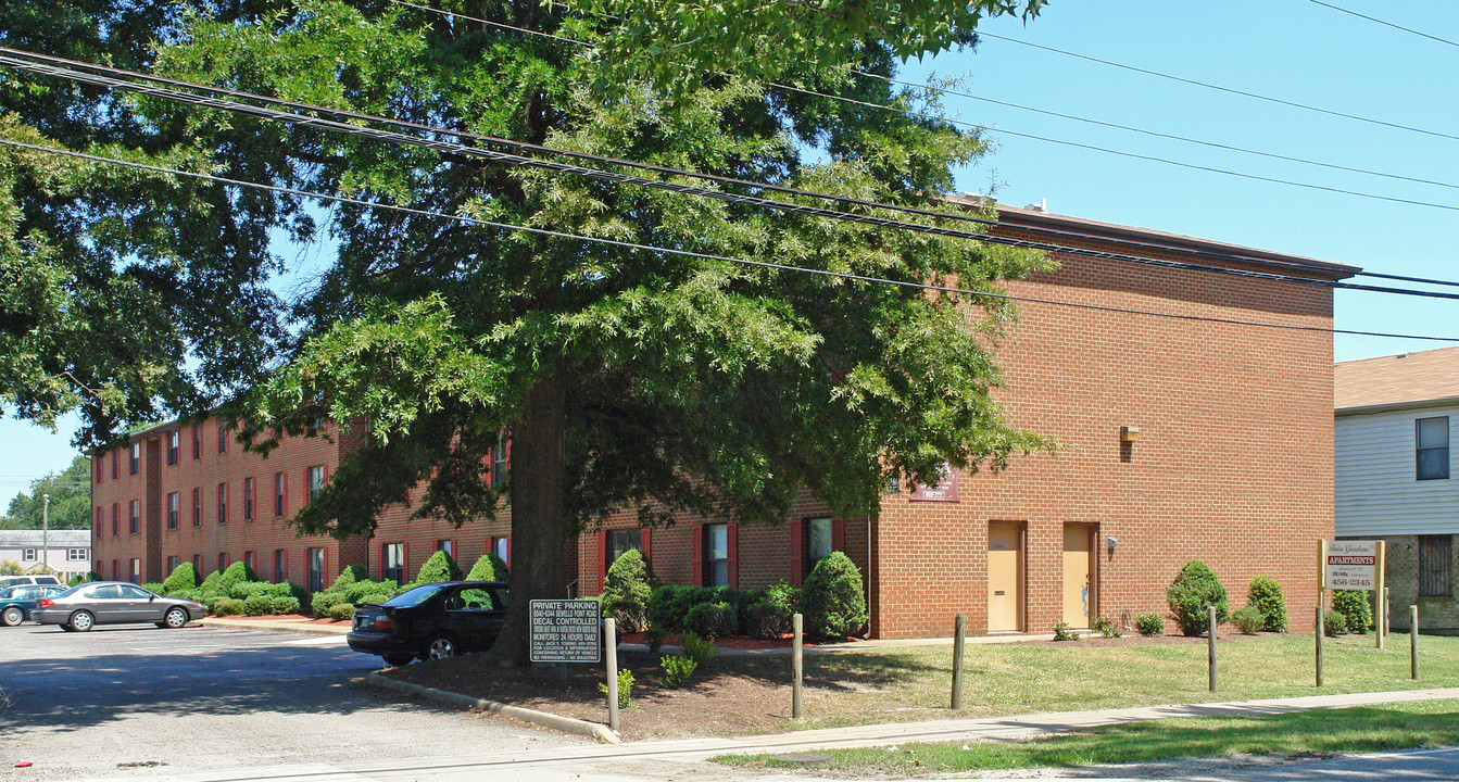 Twin Gardens Apartments in Norfolk, VA - Building Photo