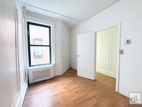 STARR STREET / Spacious Bushwick 2-Bed 1-Bath / Amazing Location in Brooklyn, NY - Foto de edificio - Building Photo
