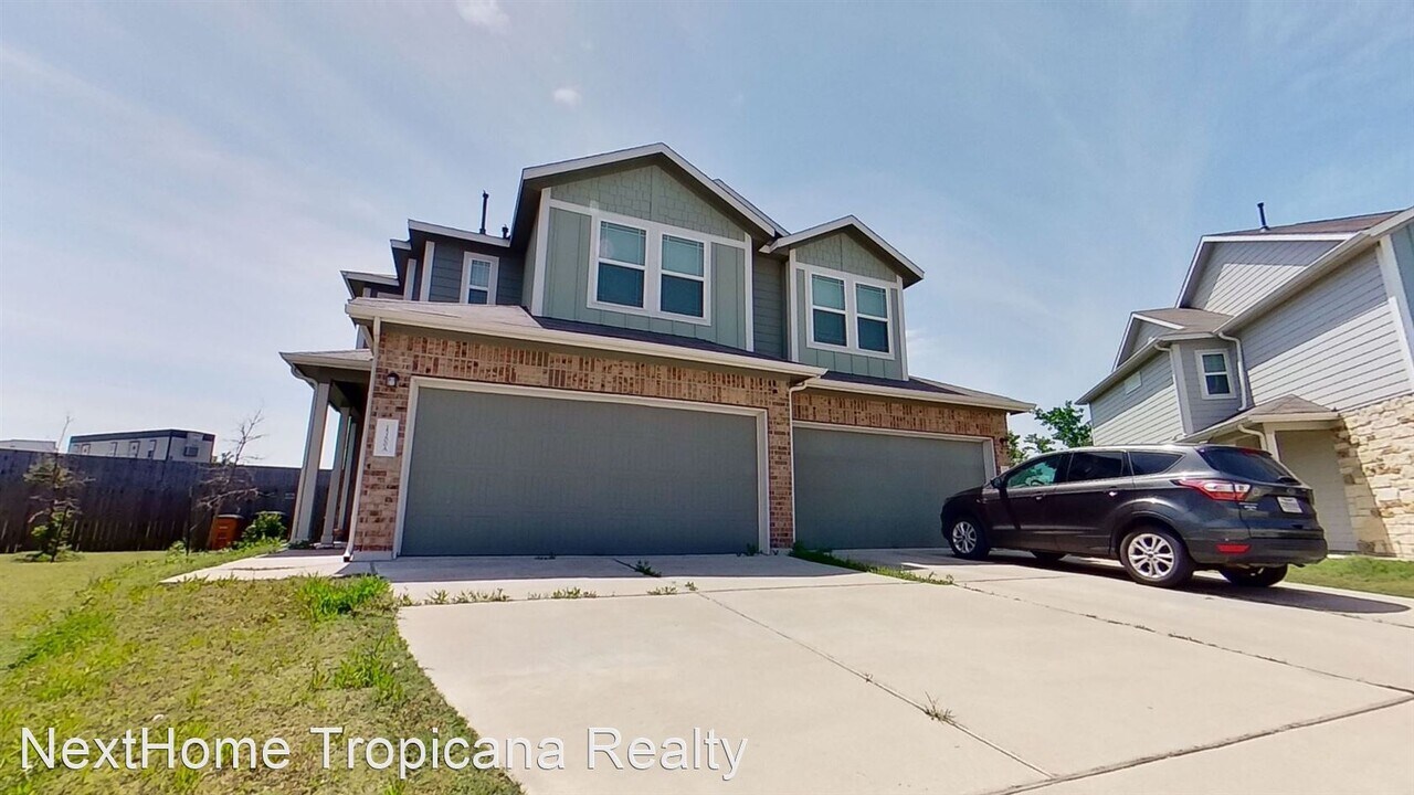 15200 Spruce Frost Cv Photo