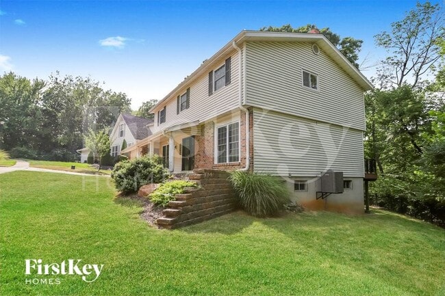 1387 Still House Creek Rd in Chesterfield, MO - Building Photo - Building Photo