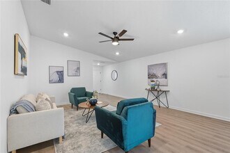 1333 Barnacle Bay Pl in Palm River-Clair Mel, FL - Building Photo - Building Photo