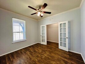 147 Big Leaf Dr in Buda, TX - Building Photo