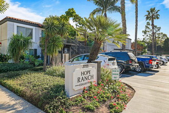 Hope Ranch in Santa Barbara, CA - Foto de edificio - Building Photo