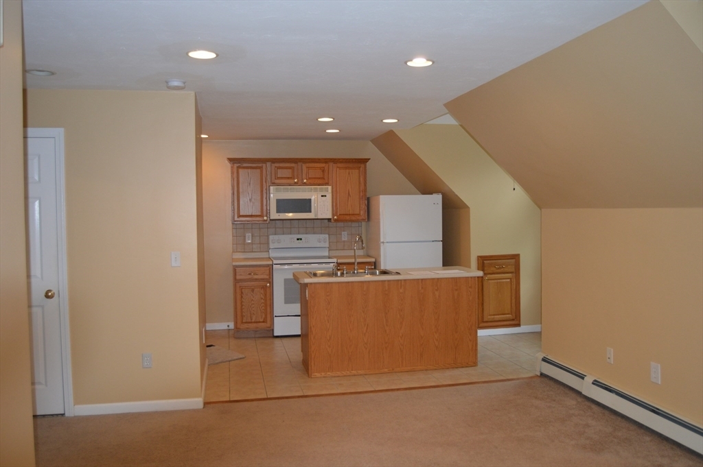 25 Mt Vickery Rd in Southborough, MA - Foto de edificio