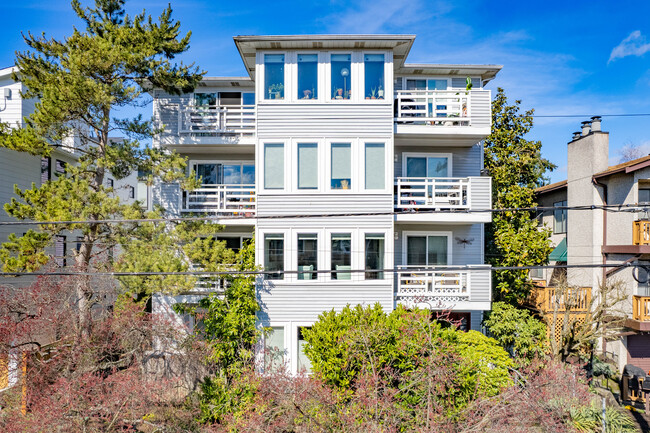 Salmon Bay Vista in Seattle, WA - Building Photo - Building Photo