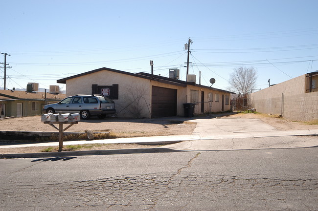 920-922 Carson St in Barstow, CA - Building Photo - Building Photo