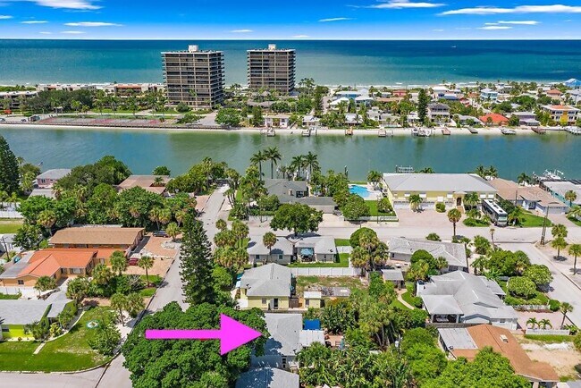 517 79th Ave in St Pete Beach, FL - Building Photo - Building Photo