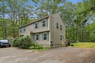 98 Alewive Rd in Kennebunk, ME - Building Photo - Building Photo