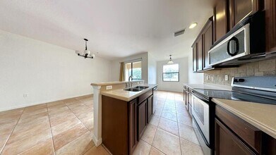 4207 Via Piedra Cir in Sarasota, FL - Building Photo - Building Photo