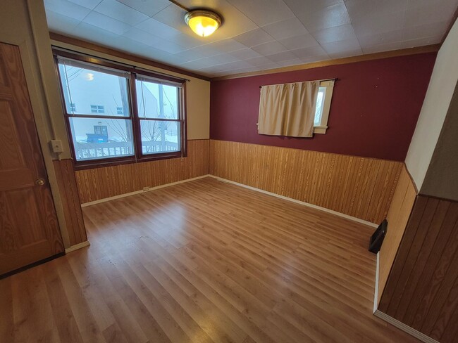 217 N 25th Ave W in Duluth, MN - Foto de edificio - Building Photo