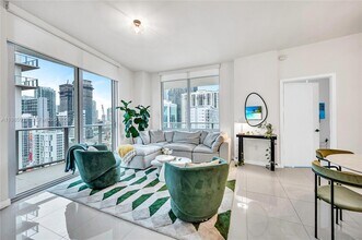 1010 SW 2nd Ave in Miami, FL - Building Photo - Building Photo