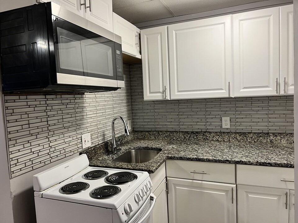 220 Western Ave in Cambridge, MA - Building Photo