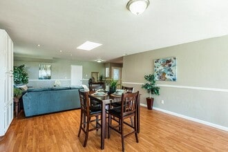 714 Herbert St in Oceanside, CA - Building Photo - Building Photo