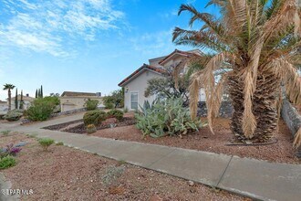 1121 Regal Ridge Dr in El Paso, TX - Building Photo - Building Photo
