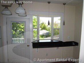 79 Capen St, Unit #2 in Medford, MA - Building Photo - Building Photo