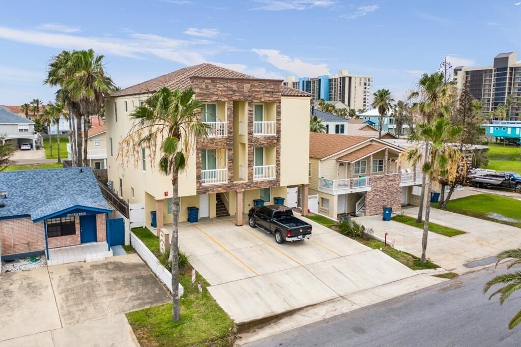 110 E Amberjack St, Unit San Francisco Condos in South Padre Island, TX - Building Photo