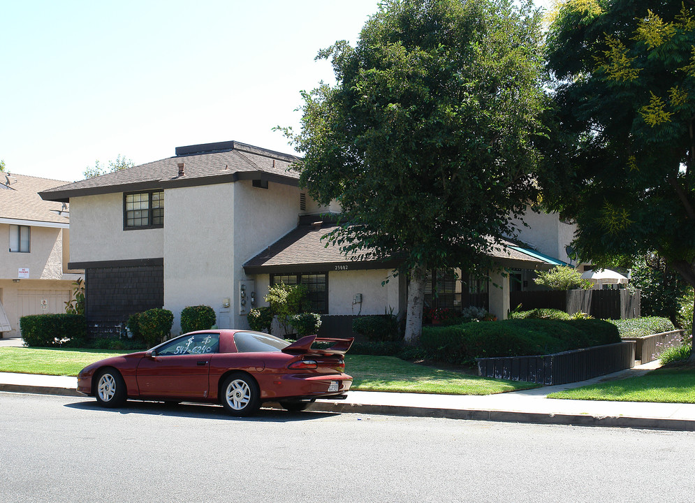 23002 Village Dr in Lake Forest, CA - Building Photo