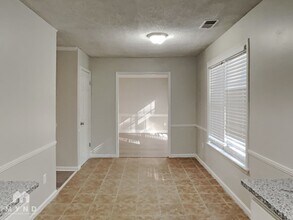 5052 Hickory Bark Dr in Memphis, TN - Foto de edificio - Building Photo