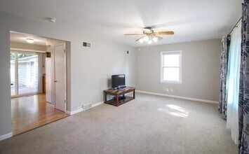 3904 Bowdoin St in Des Moines, IA - Building Photo - Building Photo