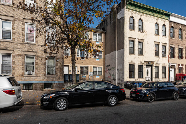 2407 Tilden Ave in Brooklyn, NY - Foto de edificio - Building Photo