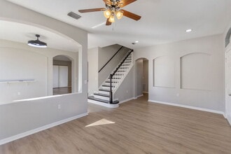 29704 Eagle Station Dr in Wesley Chapel, FL - Building Photo - Building Photo